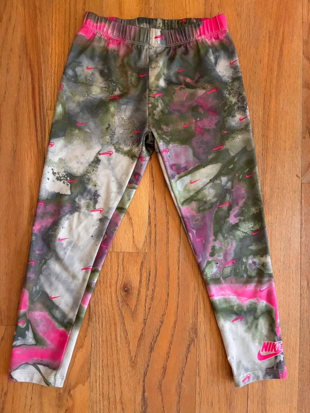 Nike Girls Watercolor Swoosh Leggings Medium (5-6 Years)